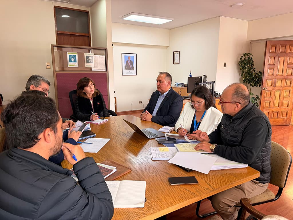Vicuña avanza en regularización de postas rurales con Bienes Nacionales