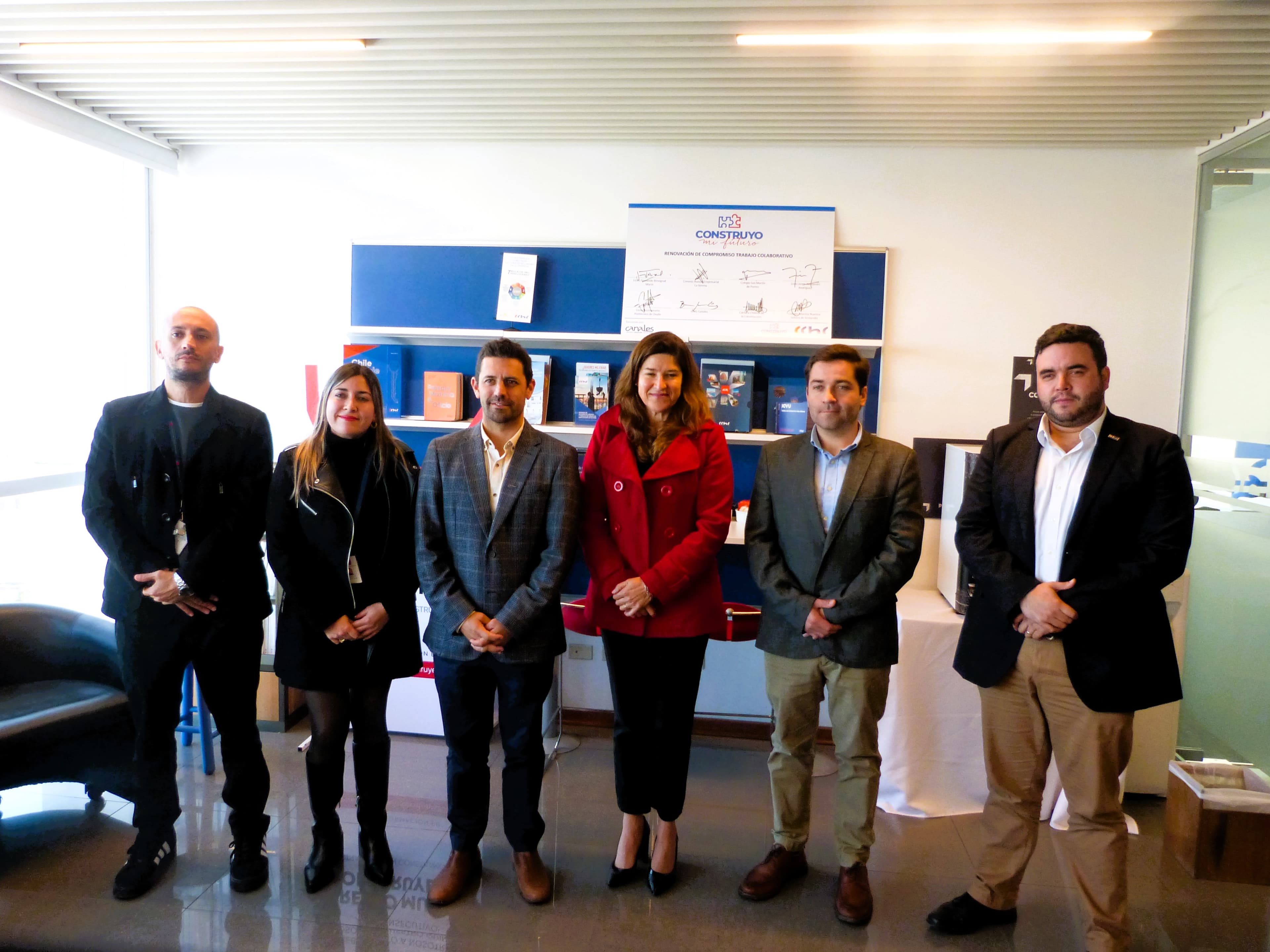 Seremi de Medio Ambiente y constructores acuerdan agenda para gestión de residuos