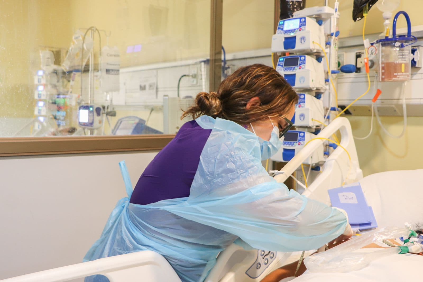 Nutricionistas cumplen rol clave en recuperación de pacientes críticos