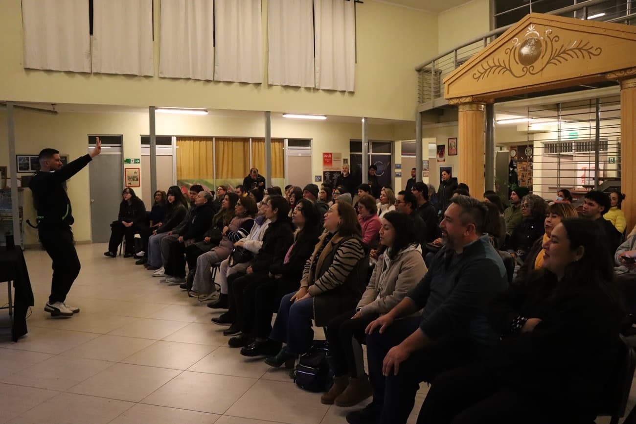 Más de 80 vecinos debutan en el nuevo Coro Comunitario APAC de La Serena