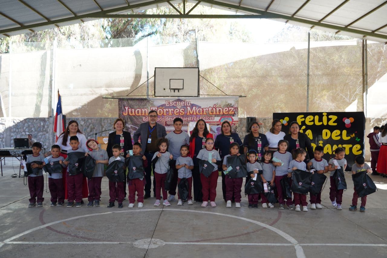 Escuela de Diaguitas celebró el Día del Estudiante con folklore y música