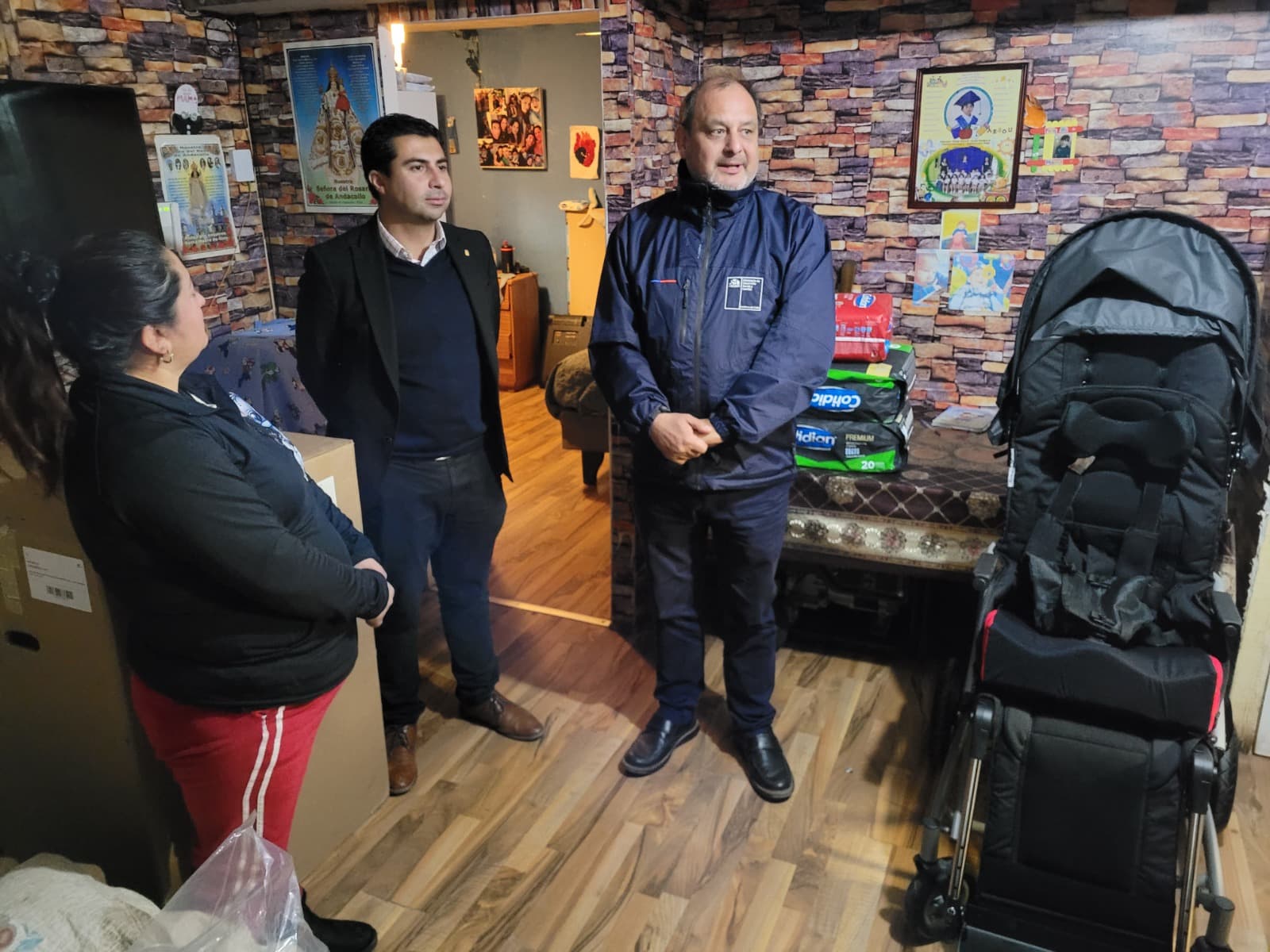 Programa Red Local entrega coche neurológico a joven con discapacidad en Ovalle — foto 1
