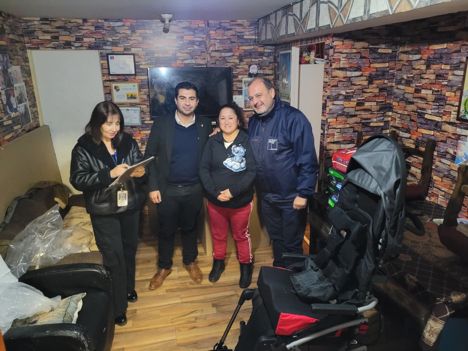 Programa Red Local entrega coche neurológico a joven con discapacidad en Ovalle — foto 2