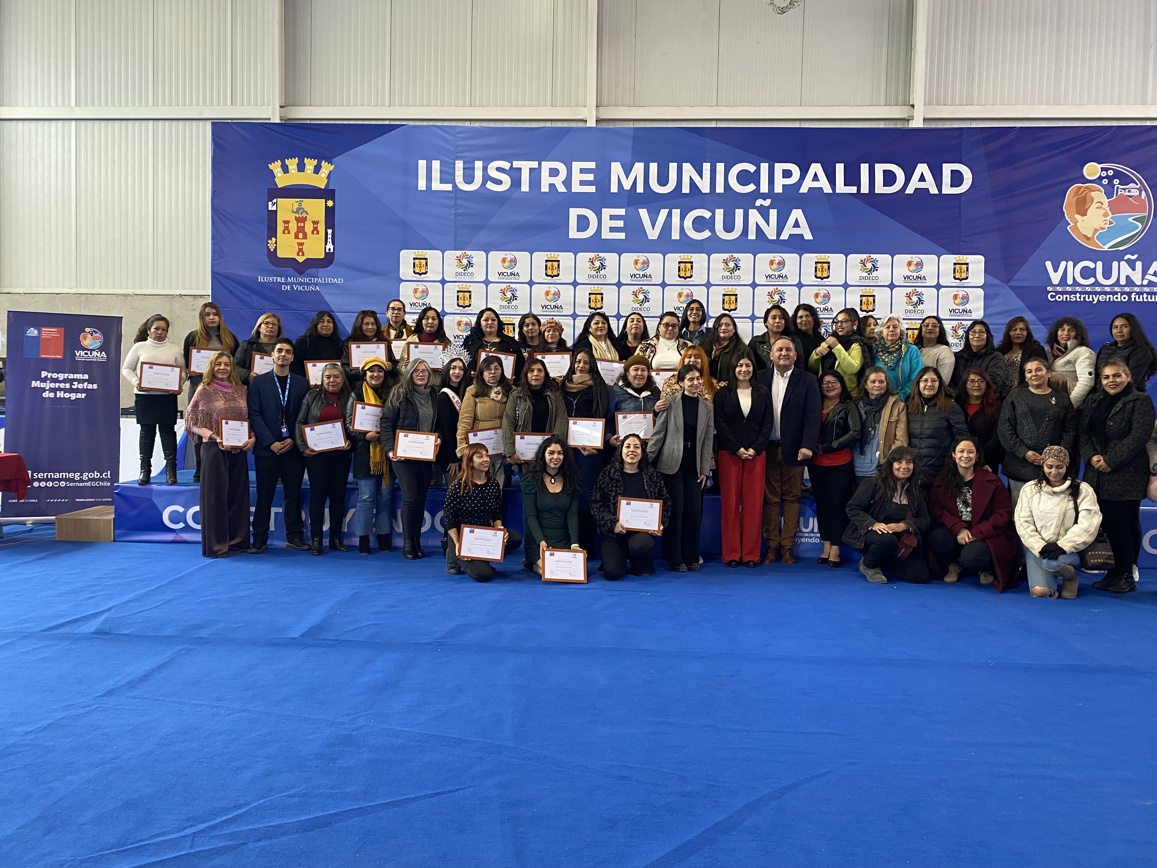 Vicuña lanza programas para fortalecer autonomía económica de mujeres