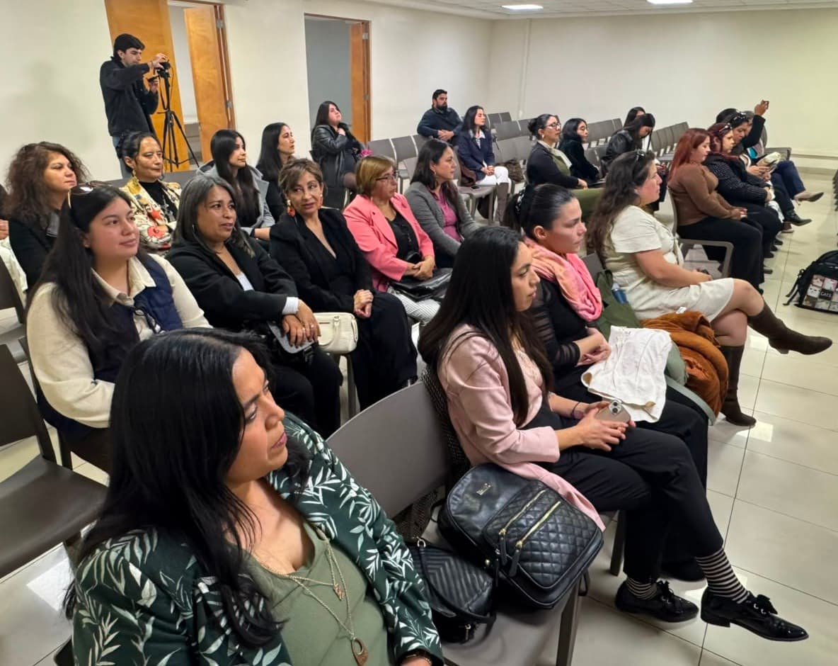 32 emprendedoras de Coquimbo se certifican en Inteligencia Artificial y liderazgo — foto 2