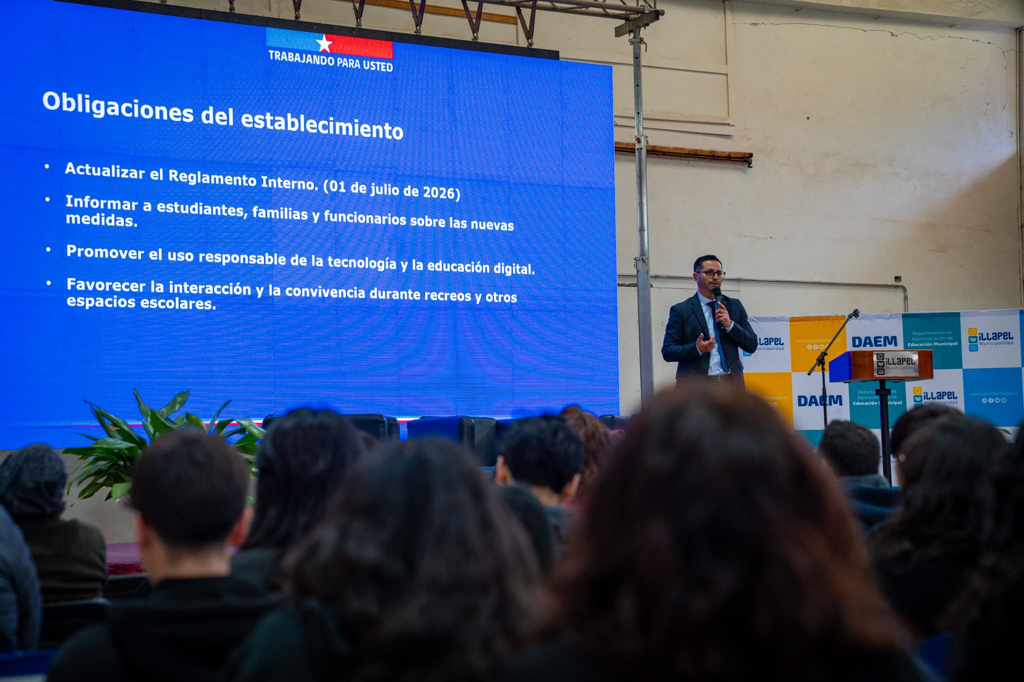 Illapel realiza seminario sobre convivencia escolar y salud mental — foto 1