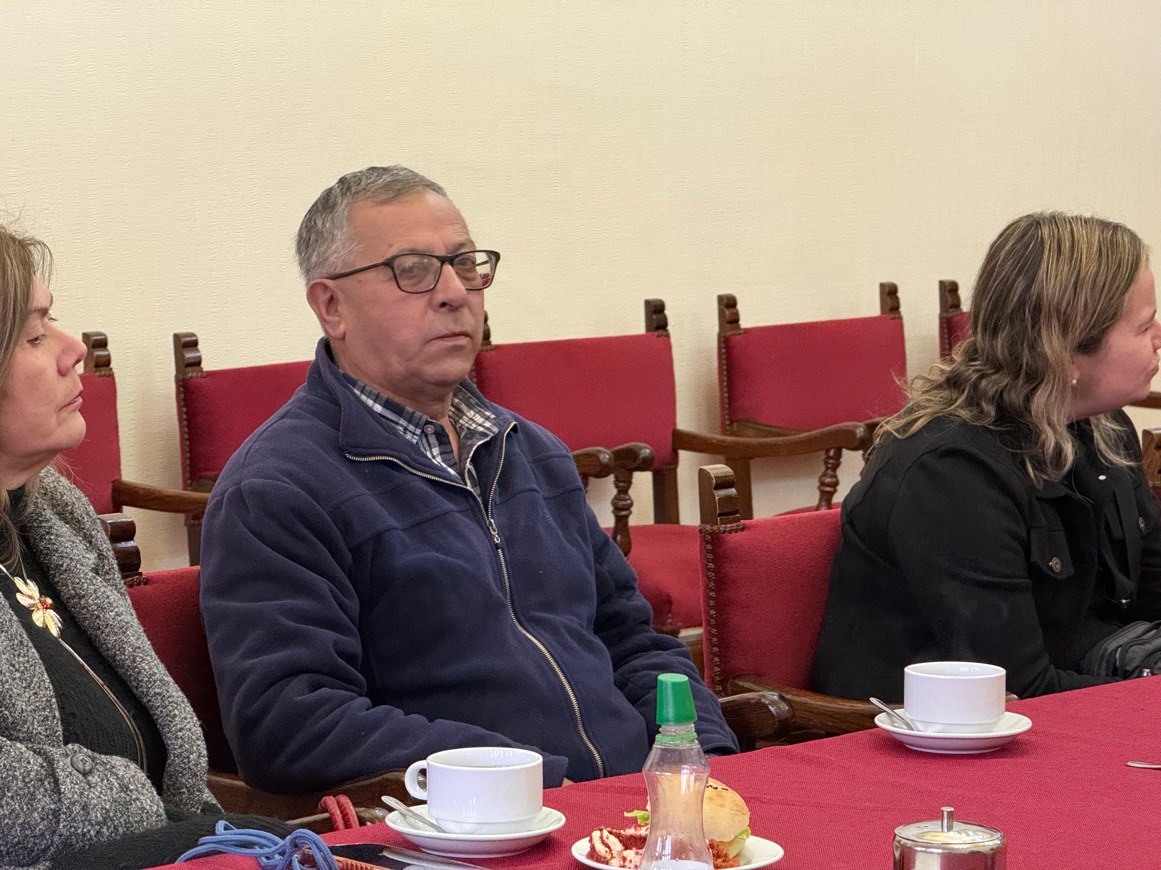 Municipio de La Serena reconoce a funcionarios de salud tras décadas de servicio — foto 1