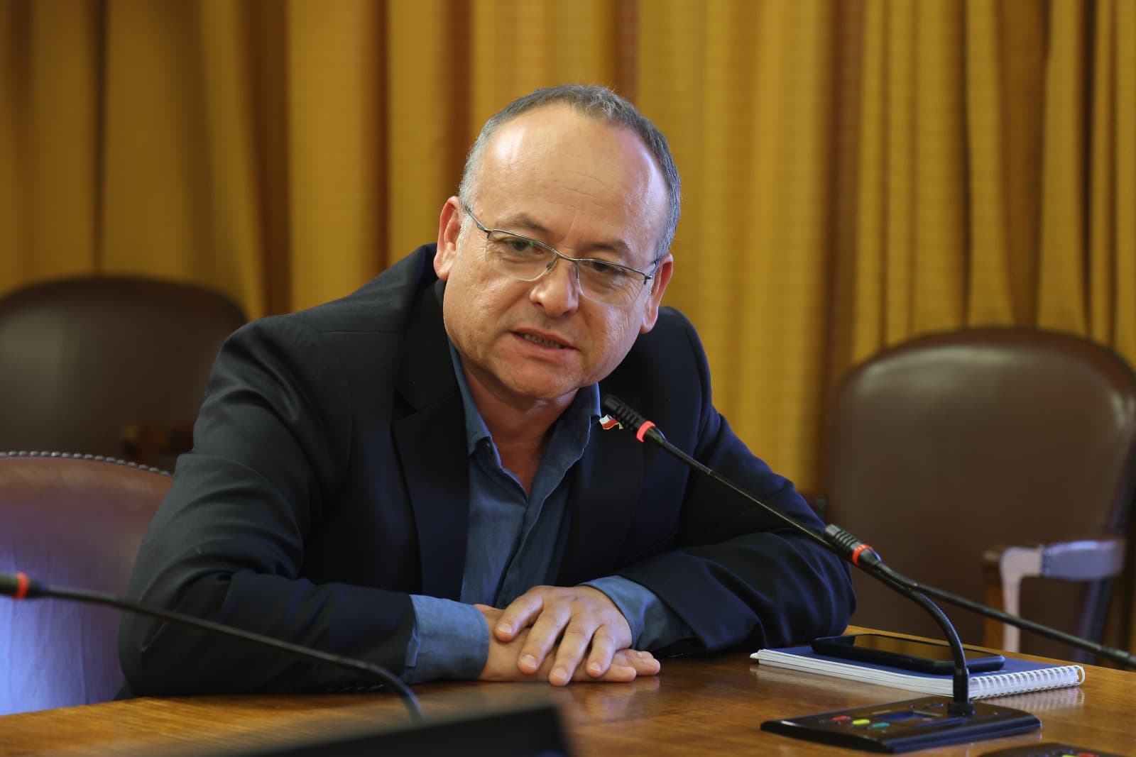 Diputado Salinas solidariza con trabajadores de HMC Gold en huelga
