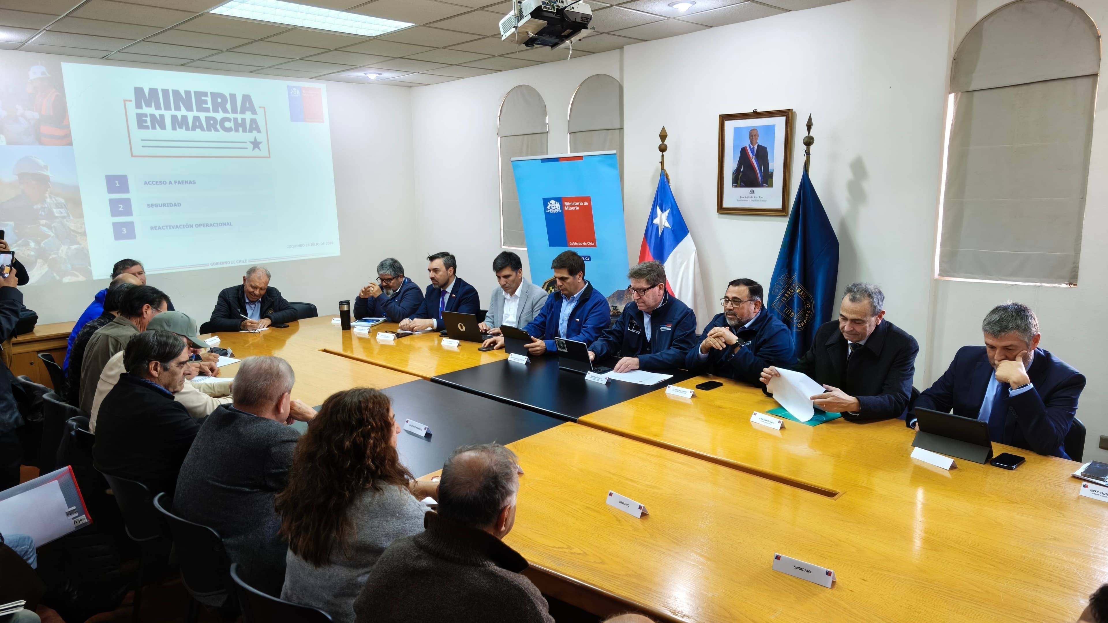 Gobierno lanza plan Minería en Marcha para recuperar faenas tras temporales