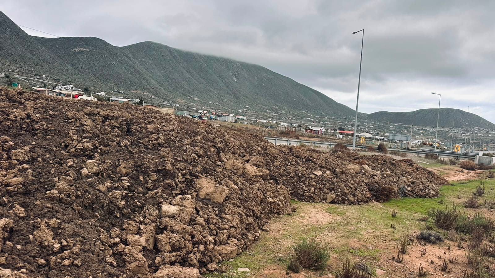 Diputada Castillo emplaza a Sacyr por escombros en Ruta 5 ante riesgo de lluvias — foto 1