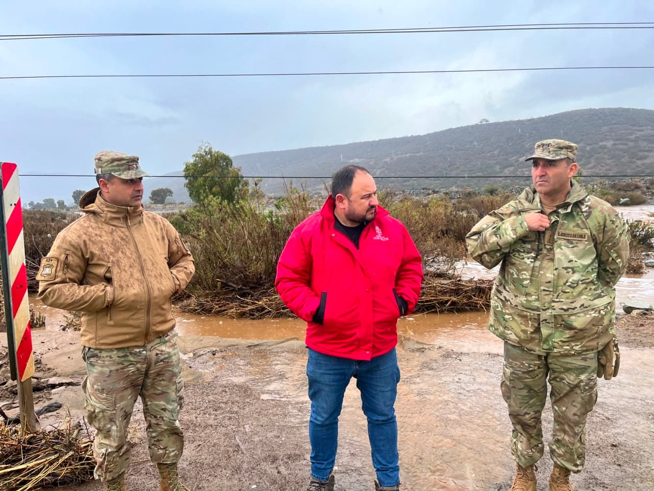 Municipio de Los Vilos y Ejército llevan ayuda a familias aisladas en Infiernillos — foto 3