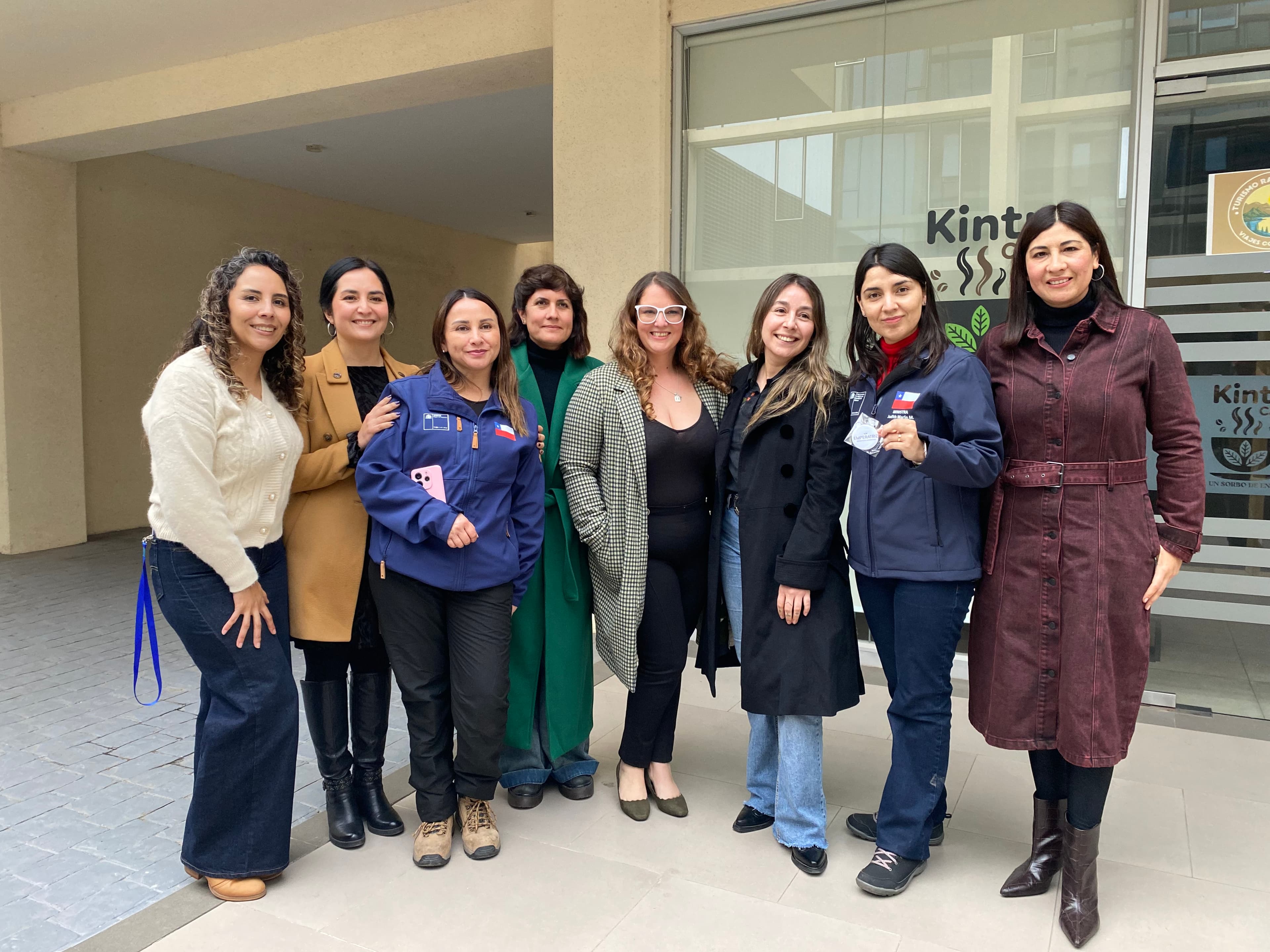 Ministra Marín se reúne con emprendedoras afectadas por sistema frontal