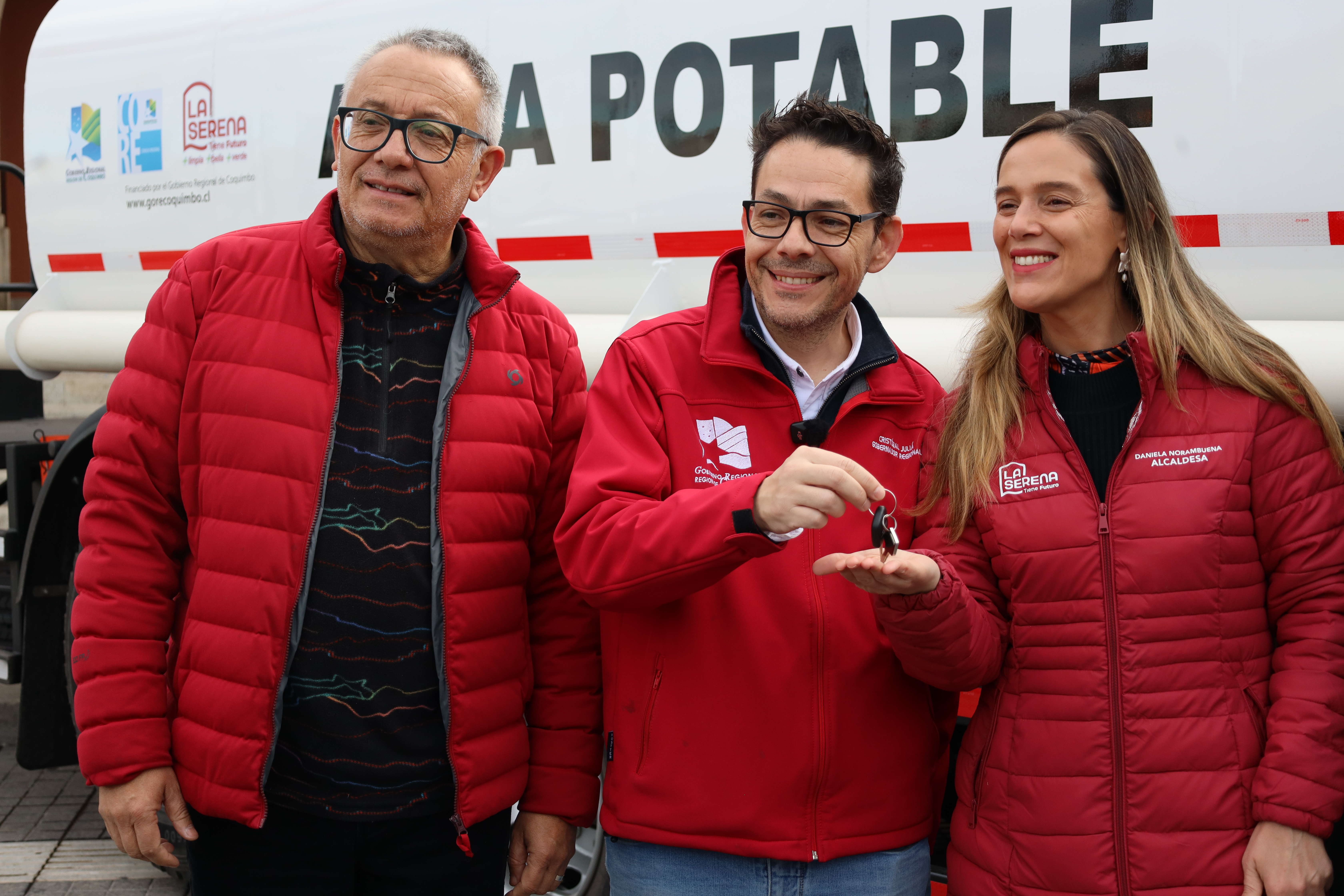 Gore entrega equipos por $560 millones a La Serena en plena emergencia — foto 1