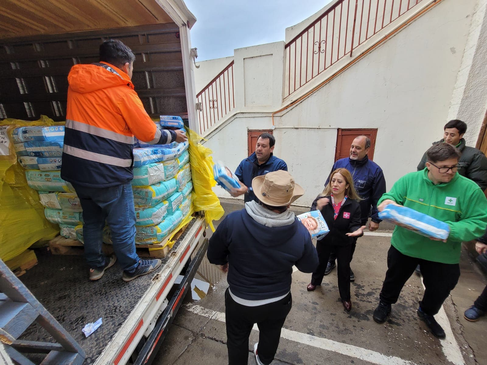 Grupo FEMSA dona 8.500 artículos de higiene para familias afectadas por sistema frontal — foto 1