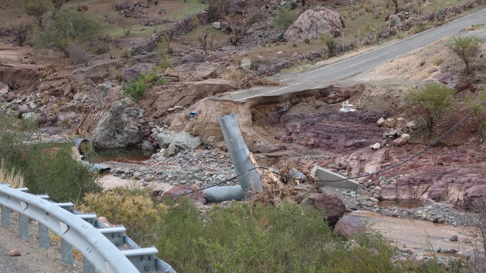 Diputada Castillo exige puente definitivo para 100 familias aisladas en Combarbalá