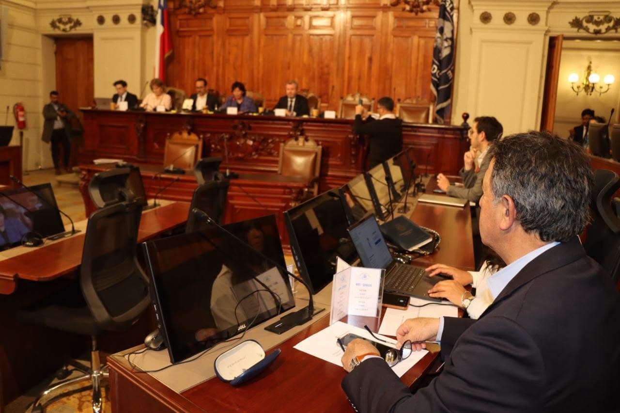 Alcalde de Andacollo expone en el Senado conflicto de pirquineros con Galantas Gold