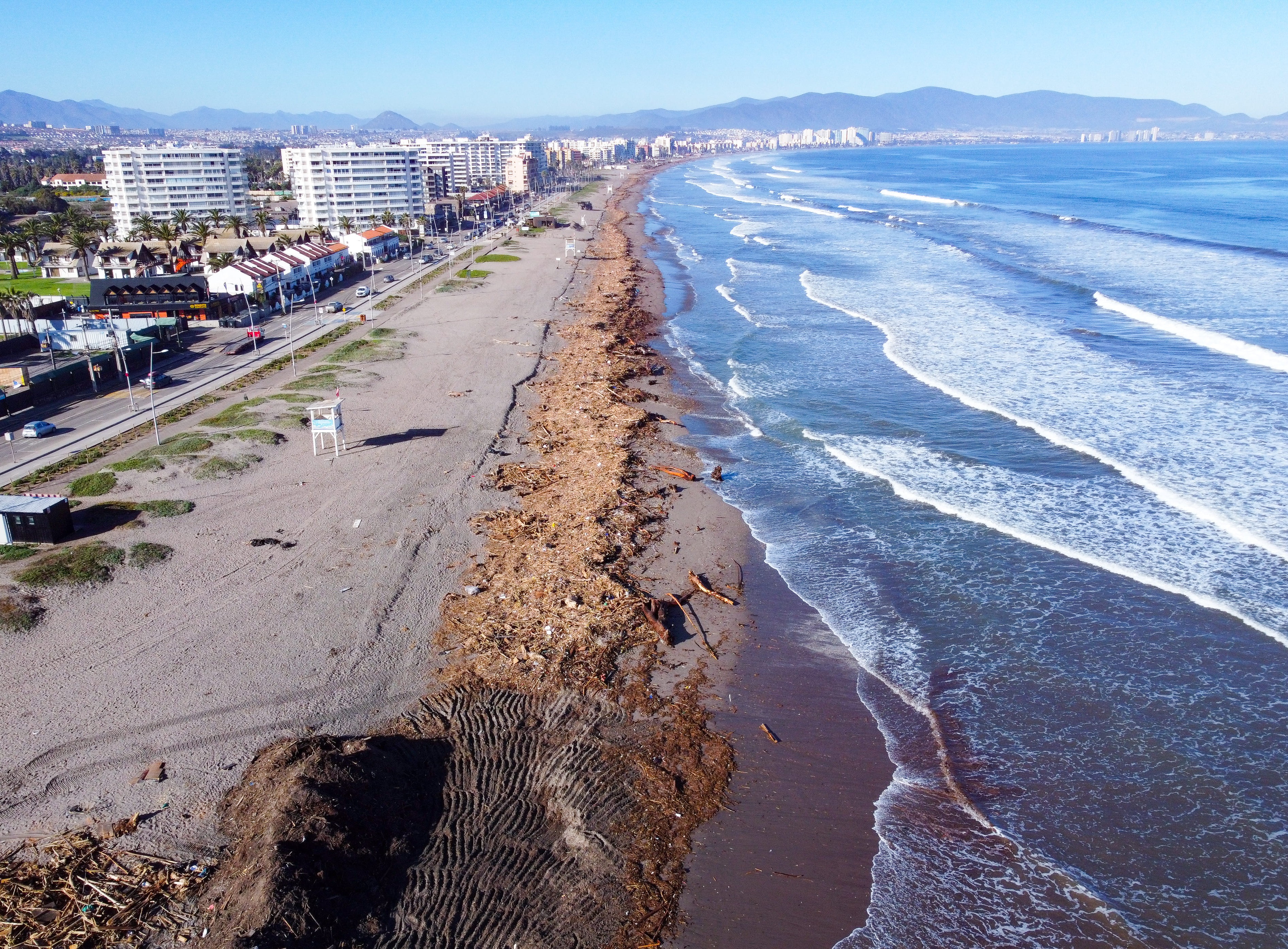 Banco de Chile y Desafío Levantemos Chile recuperarán borde costero tras temporal