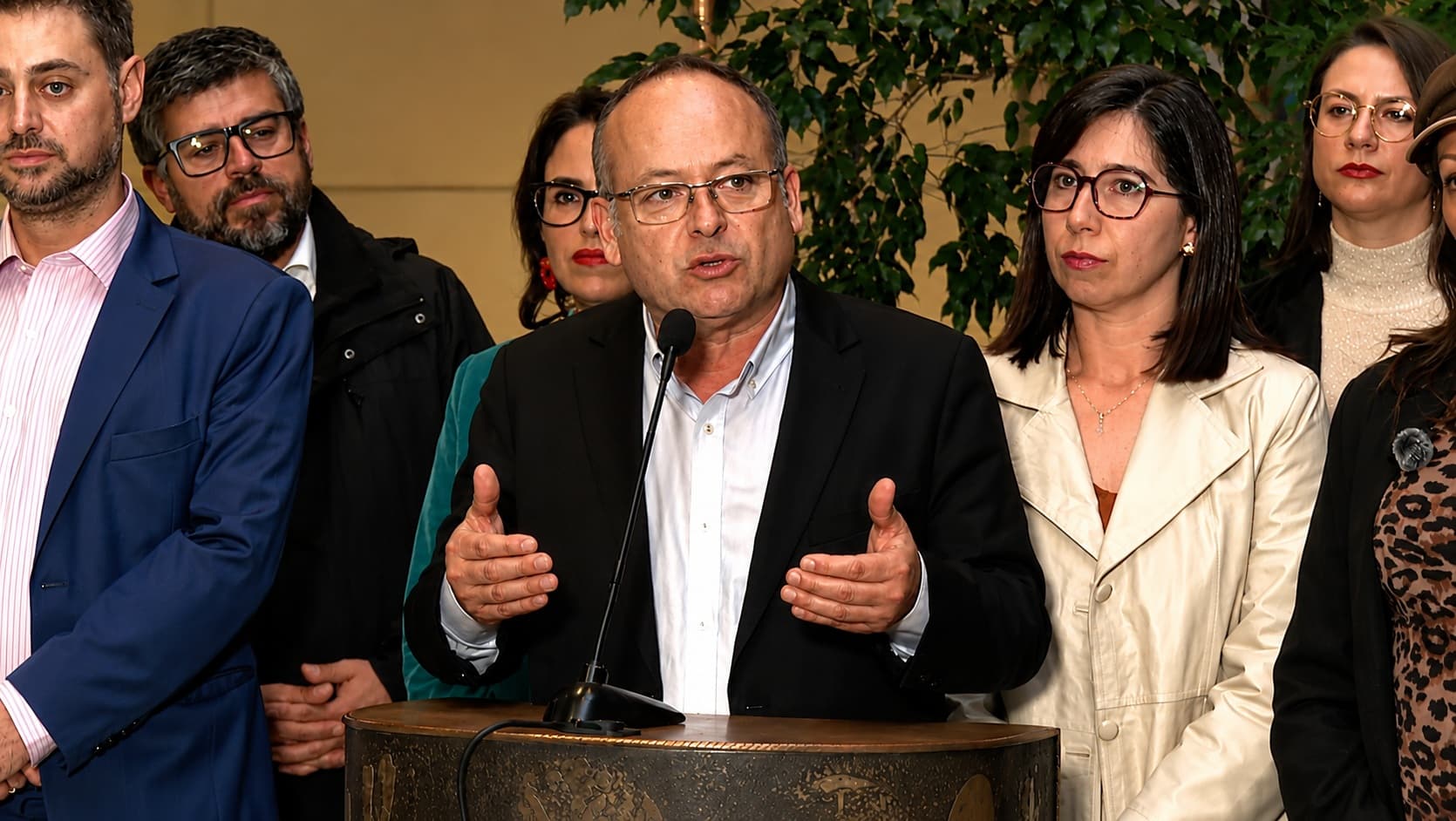 Diputado Salinas califica de inmoral regular carreras de galgos