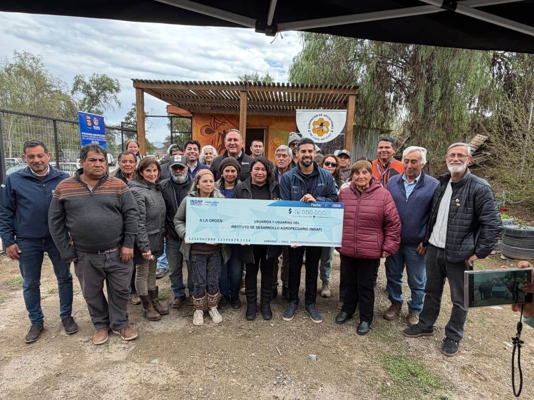 INDAP entrega recursos a apicultores del Elqui afectados por temporal de julio