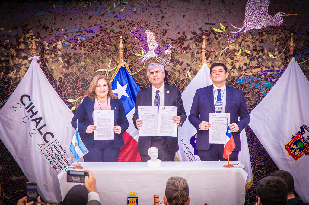 Colaboración cultural y social, estrategias de desarrollo económico y turístico, entre otras acciones, son parte de los acuerdos firmados en la comuna de Vicuña.