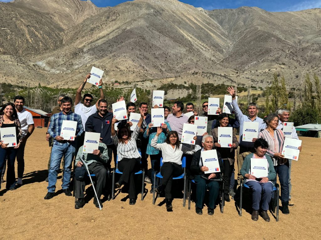 Es importante señalar que el título de dominio regularizado por una mujer, queda separado de los bienes del esposo, aunque se esté casada bajo sociedad conyugal, esto como una manera de proteger a la mujer y sus hijos.