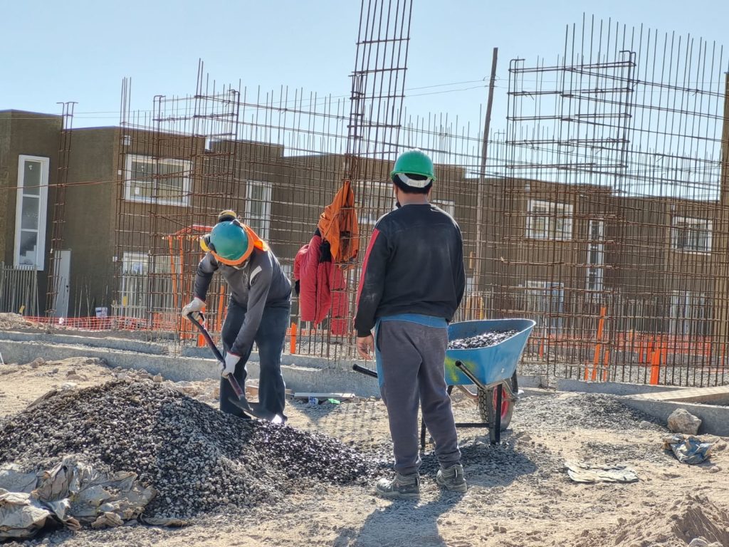 • De mayor a menor tasa de desocupación, las regiones de La Araucanía (9,7%), Metropolitana (9,6%) y Atacama (9,5%) consignaron los primeros lugares. Coquimbo (7,9%) ocupó el séptimo lugar.