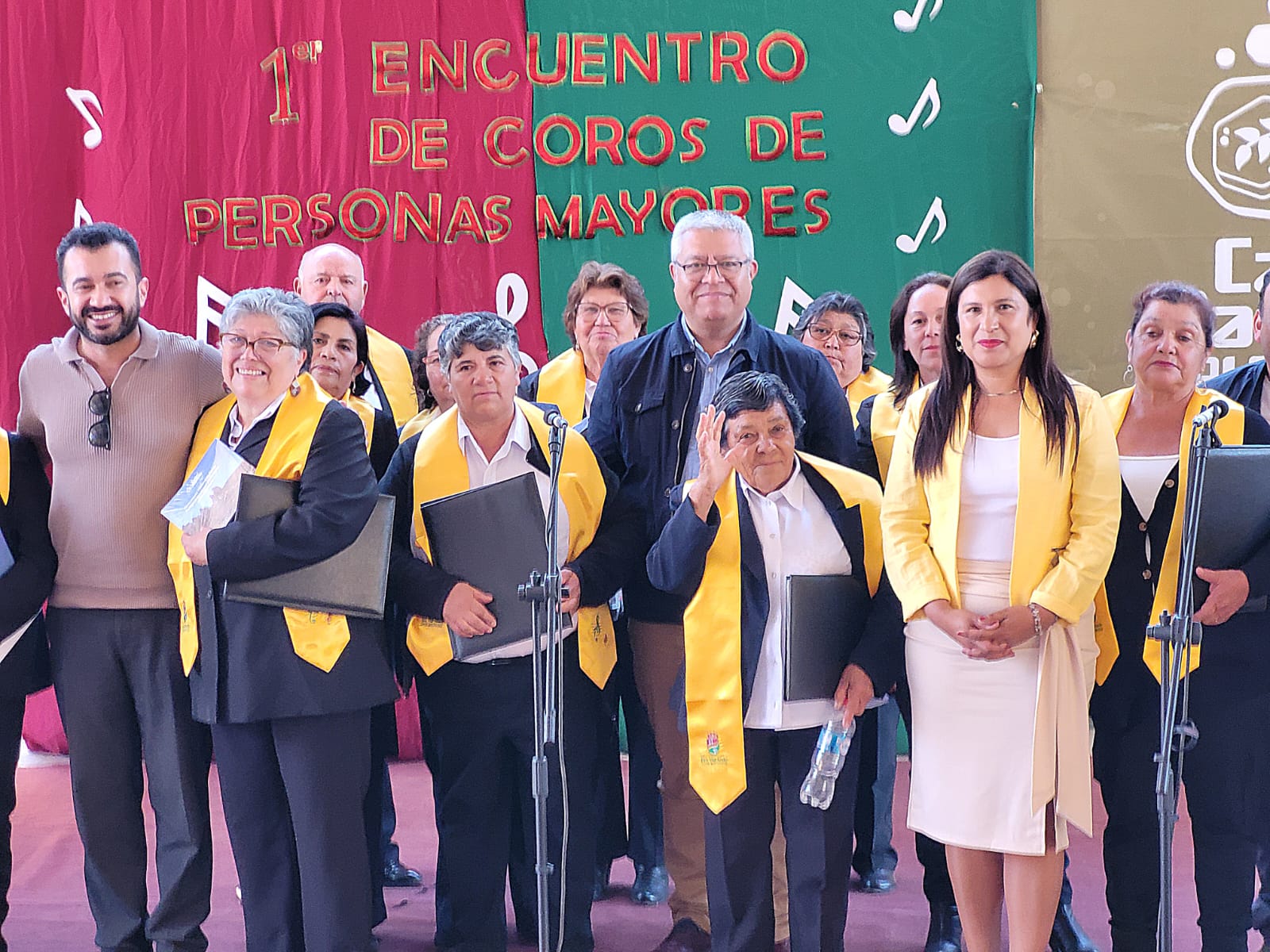 Coros de personas mayores llevaron la alegría de la música a Río Hurtado en el primer encuentro realizado en la región