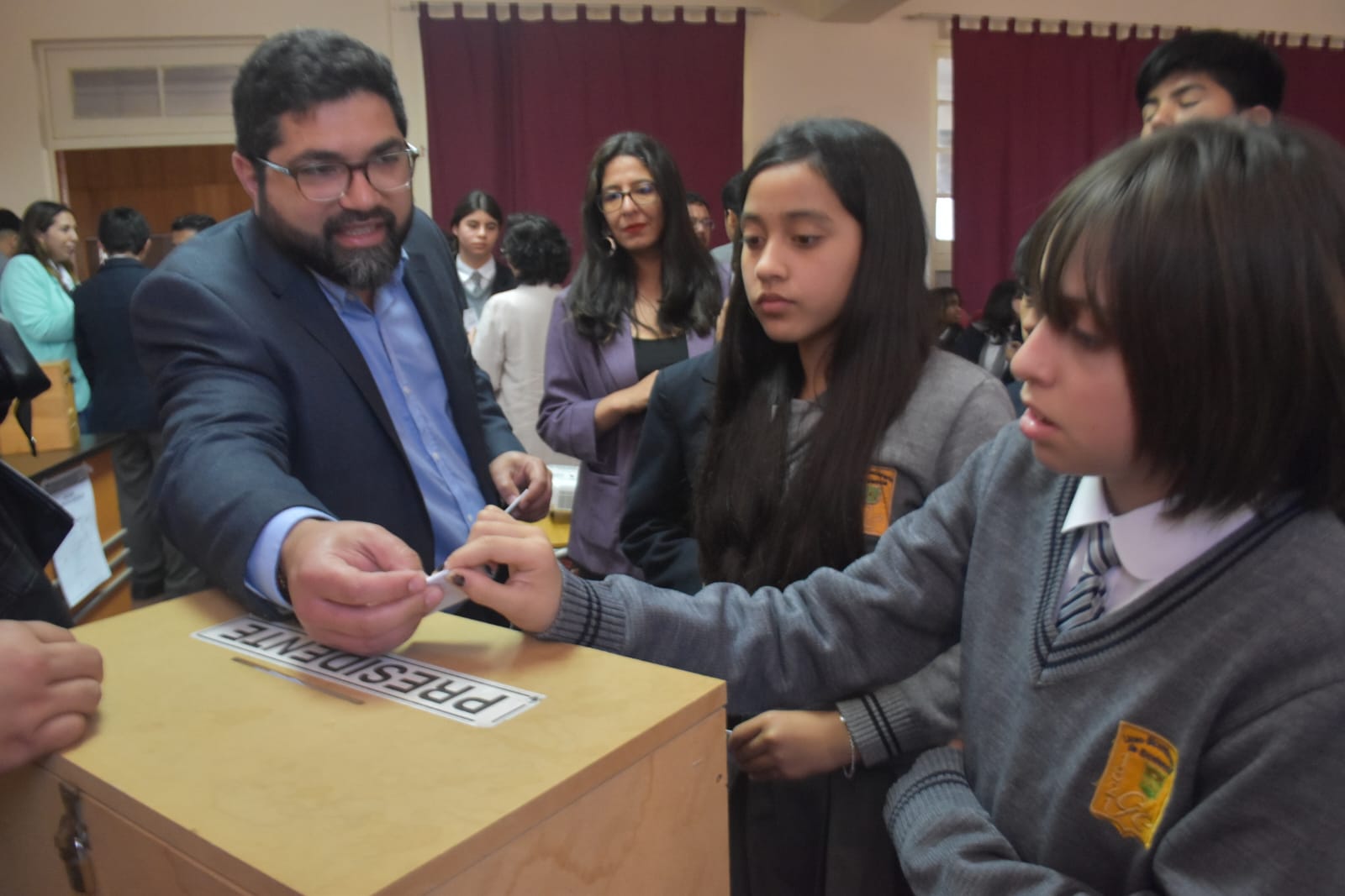 Gobierno dialoga con estudiantes sobre participación ciudadana en el marco de la campaña “Chile Vota Informado”