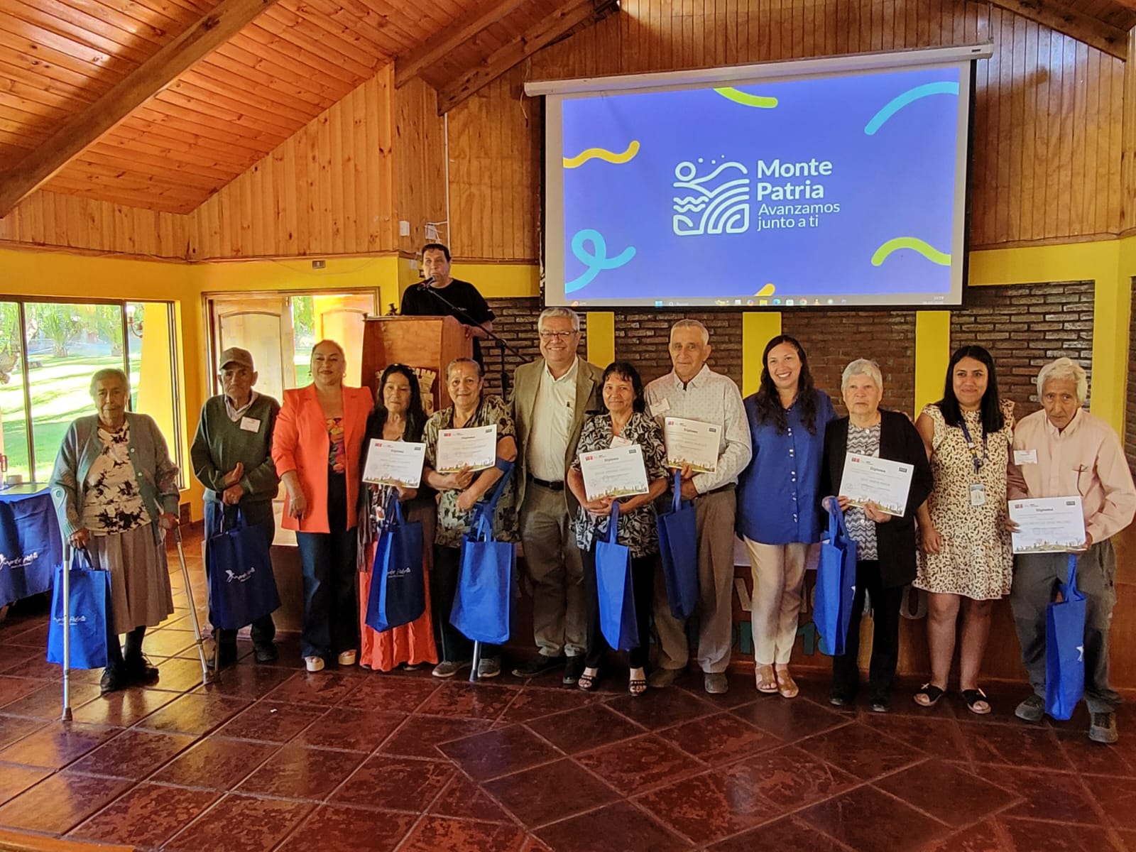 Más de 80 personas mayores de Monte Patria egresaron del Programa Vínculos tras dos años de acompañamiento