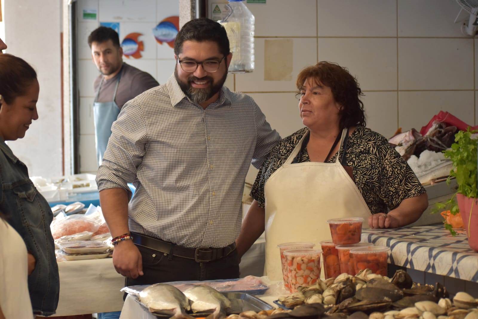 Tongoy comienza a reactivarse luego de una semana con "marea roja"