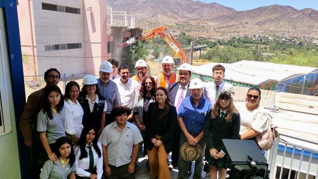 Comienza proceso de reconstrucción de Liceo Eduardo Frei Montalva de Monte Patria