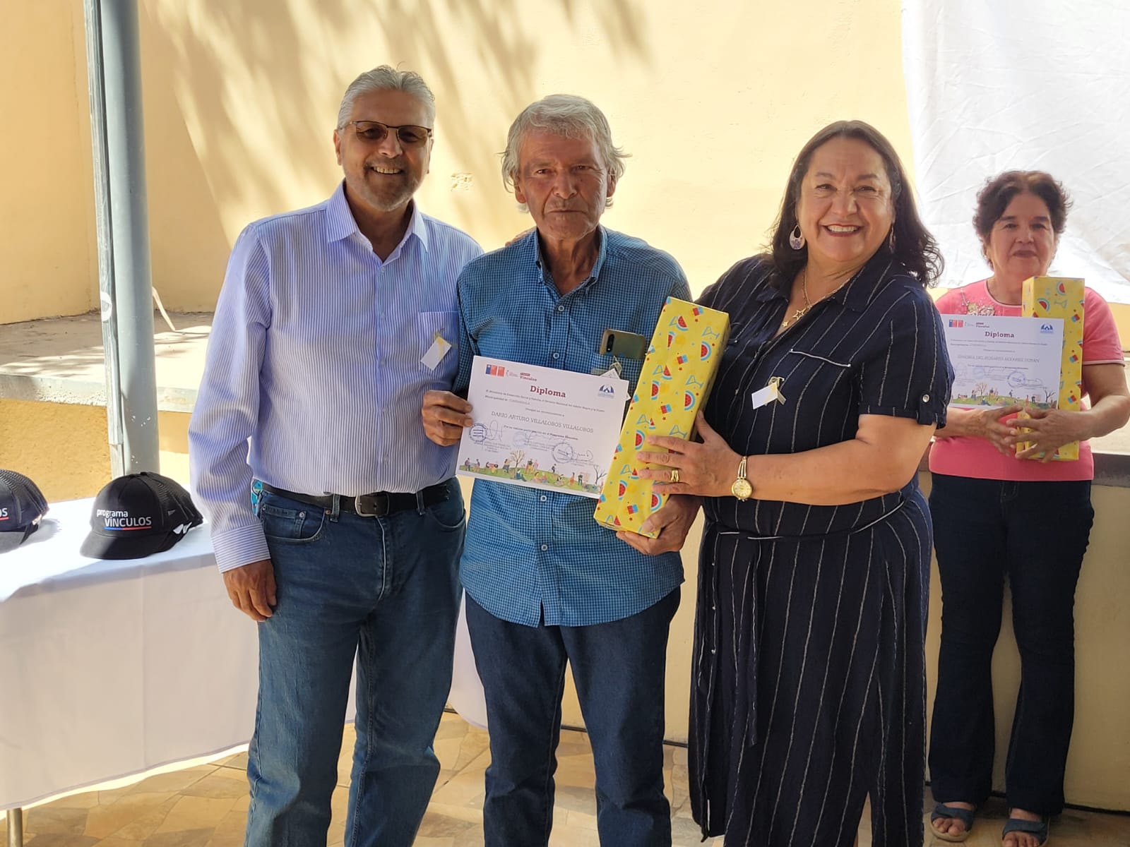 40 personas mayores de Combarbalá culminan dos años de acompañamiento del Programa Vínculos