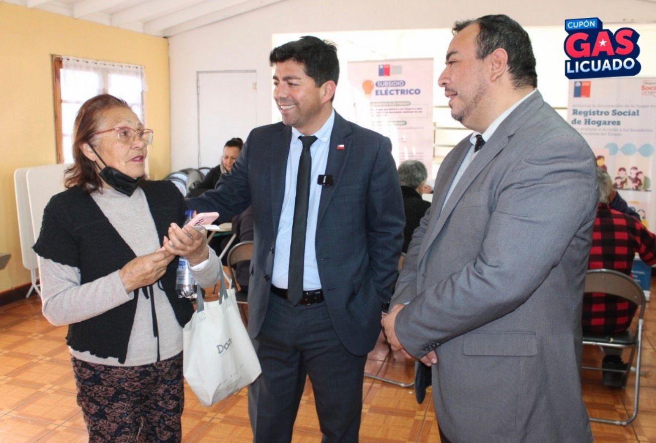 Acercan beneficios a los barrios con operativos para activar el Cupón de Gas, la ClaveÚnica y postular al Subsidio Eléctrico