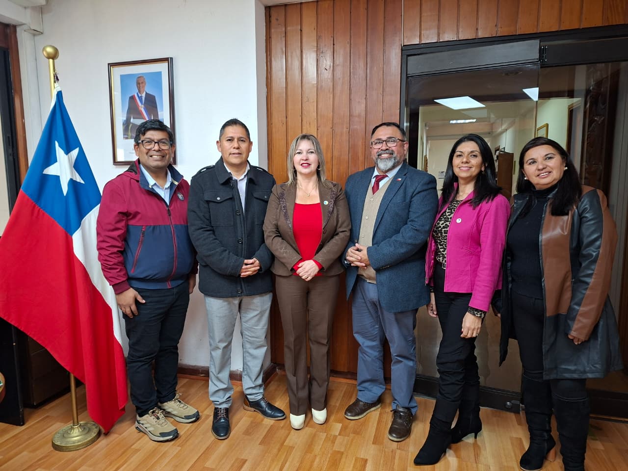 Delegado Presidencial Víctor Pino y directiva de ASEMUCH fortalecen lazos y dialogan sobre estabilidad laboral y Ley Karin